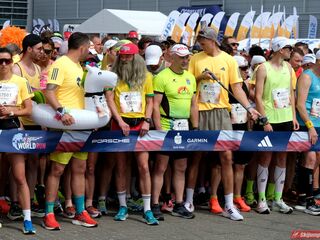 Uczestnicy biegu przed jego startem